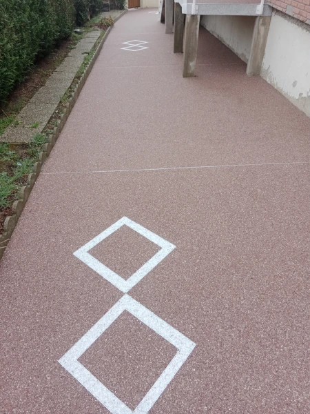 Image de couverture de l'album Aménagement des abords de maison et de l'escalier en résine